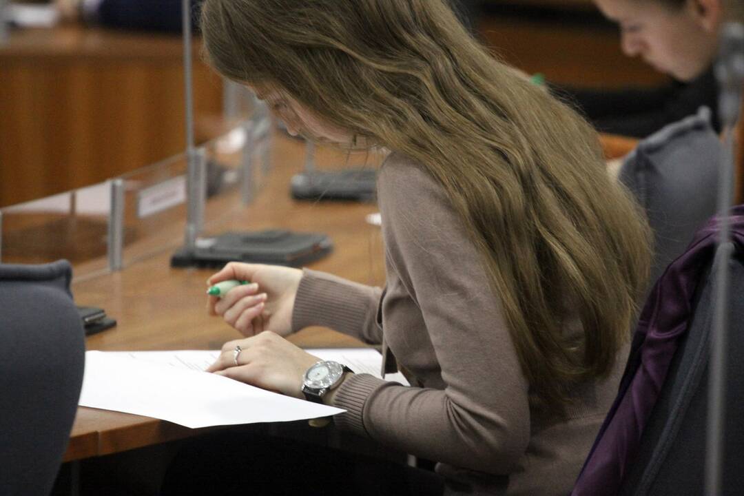 Abiturientai pasinaudojo galimybe ir šiemet atsisakė 6 tūkst. egzaminų