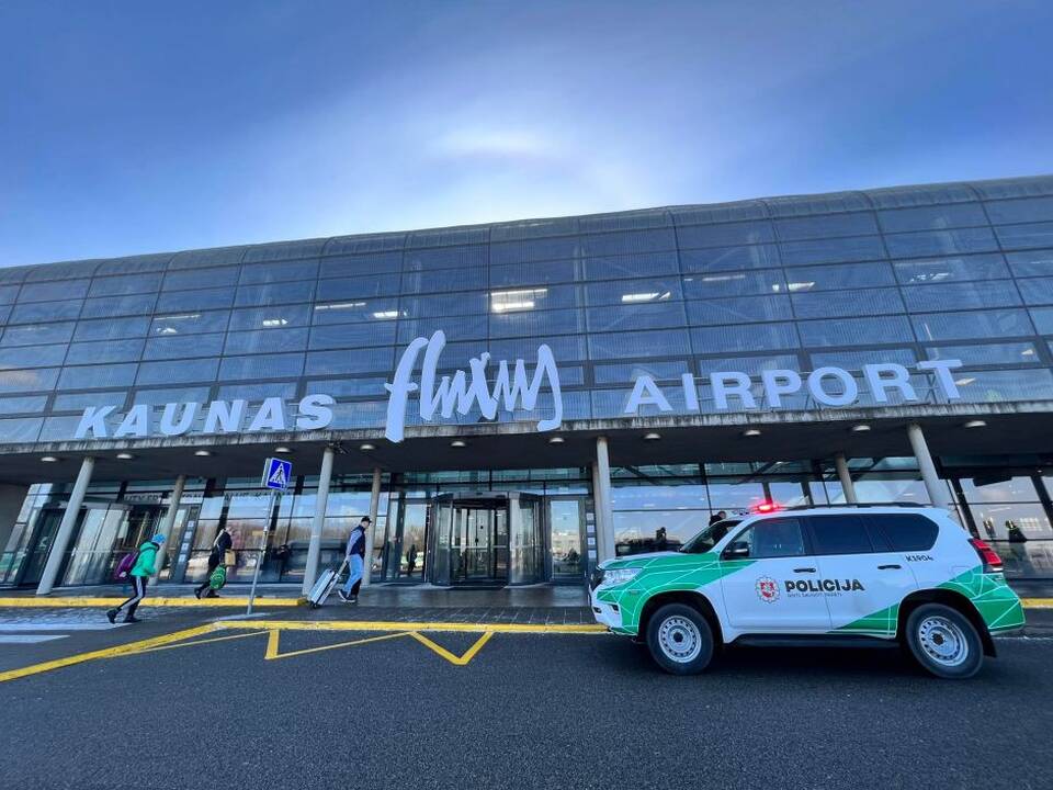 Apie sumaištį Kauno oro uoste: laukėme lėktuve, bet mums nieko nepaaiškino