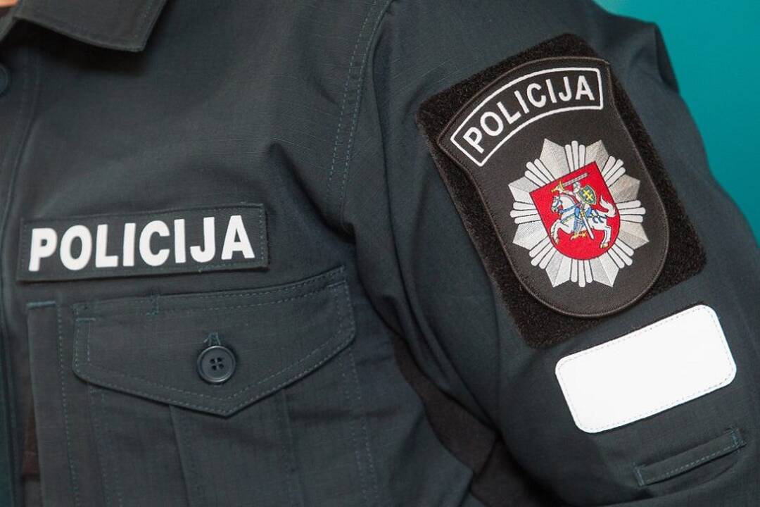 Nuo agresyvių vyrų nukentėjo policijos pareigūnai