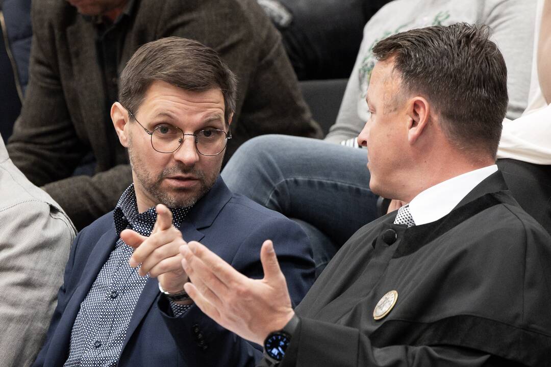 Asociatyvi nuotrauka iš posėdžio