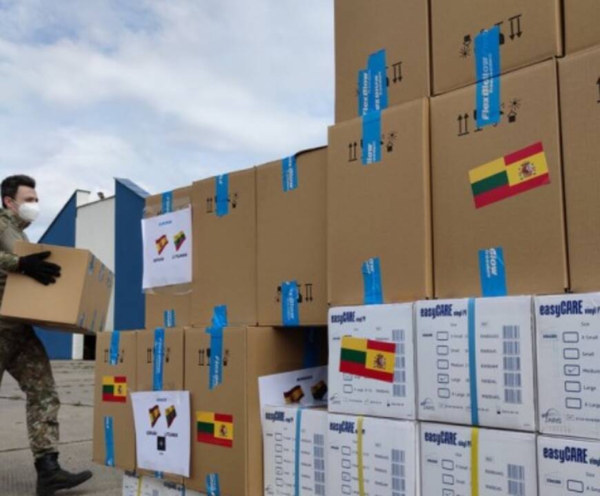 Lietuva Ispanijai dovanoja šalyje gamintų asmens apsaugos priemonių