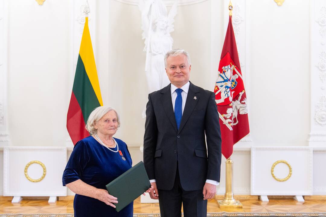 Motinos dienos proga Nausėda apdovanojo 52 mamas ir globėjas