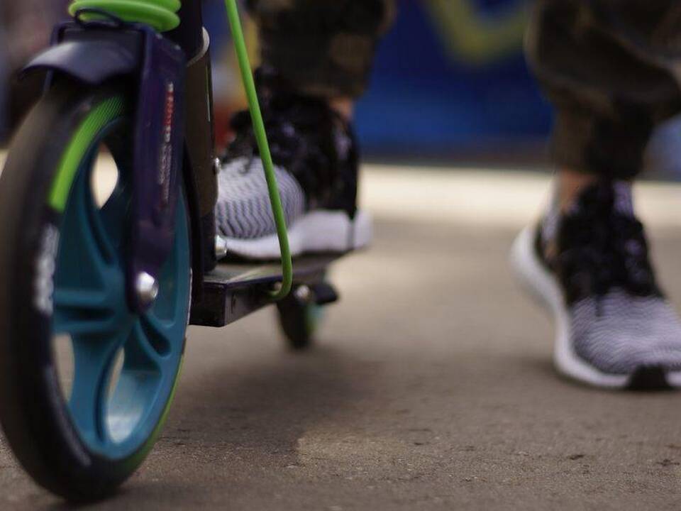 Lietuvoje daugėja eismo įvykių su elektriniais paspirtukais