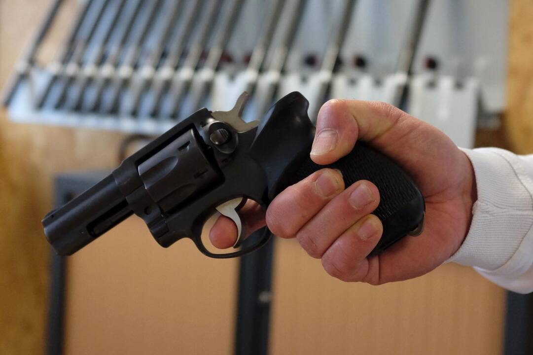 Protu nesuvokiama: katalikų bažnyčioje prie altoriaus nušautas kunigas