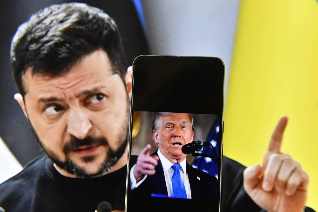 Volodymyras Zelenskis (kairėje) ir Donaldas Trumpas