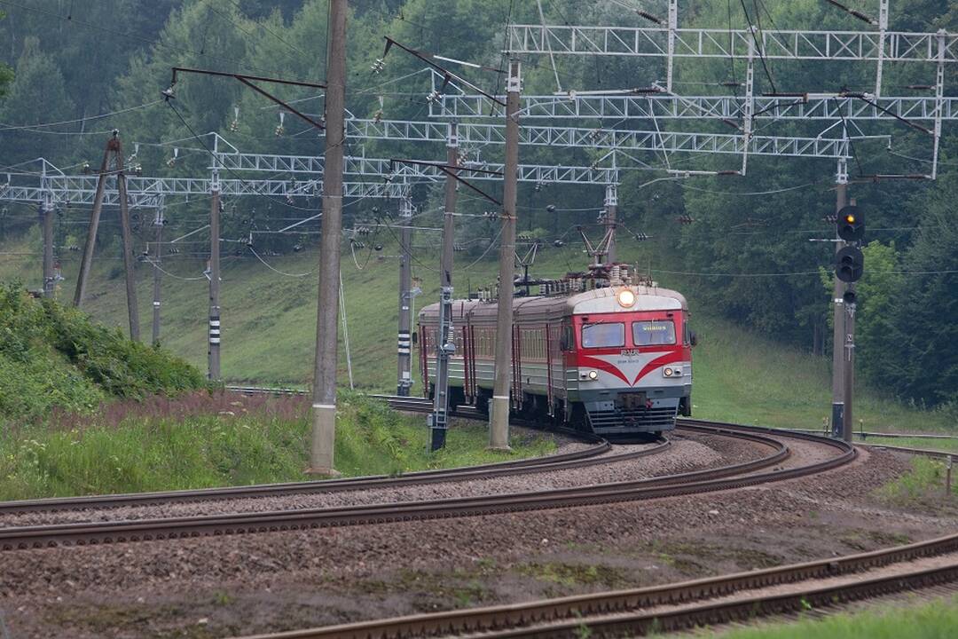 Panevėžio rajone traukinys mirtinai sužalojo žmogų