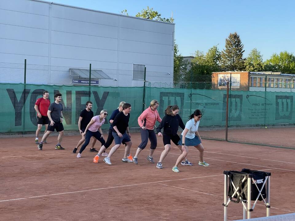 Eiga: kardioteniso treniruotėse tenisui būdingus momentus keičia treniruotės vadinamosiose stotelėse.