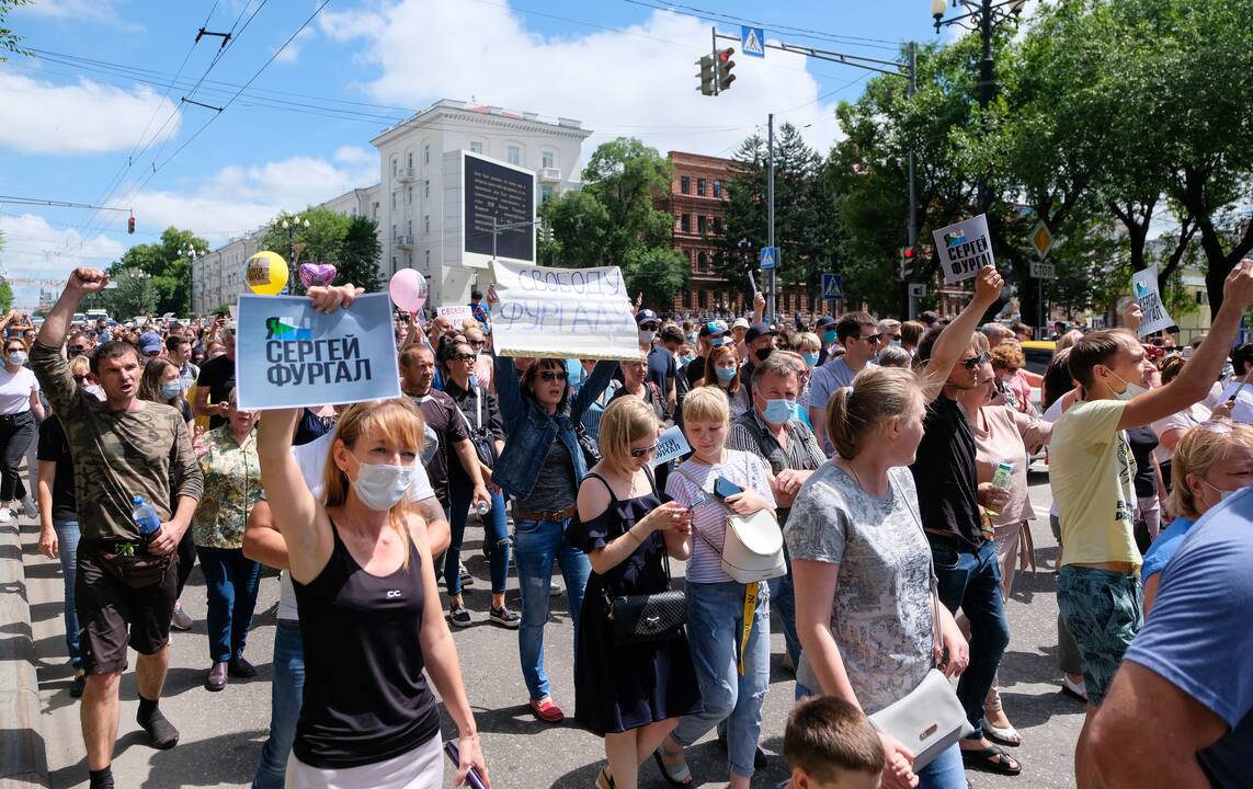 Rusijoje vyksta masiniai protestai prieš populiaraus gubernatoriaus S. Furgalo areštą