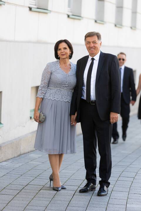 Valstybės dienos proga į Prezidentūrą sugužėjo kviestiniai svečiai