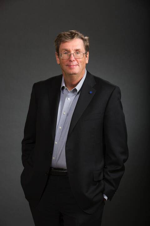 Curtis R. Carlsonas