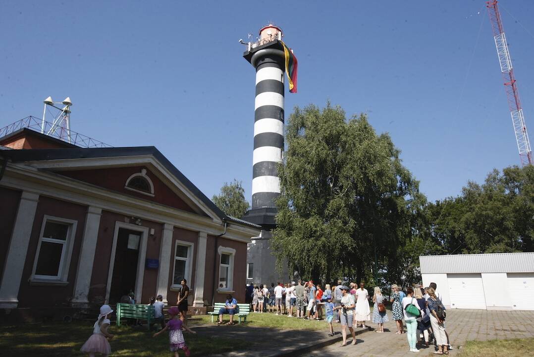 Ažiotažas: prieš trejus metus, minint Tarptautinę švyturių dieną, norinčiųjų užkopti į Klaipėdos uosto švyturį buvo labai daug.