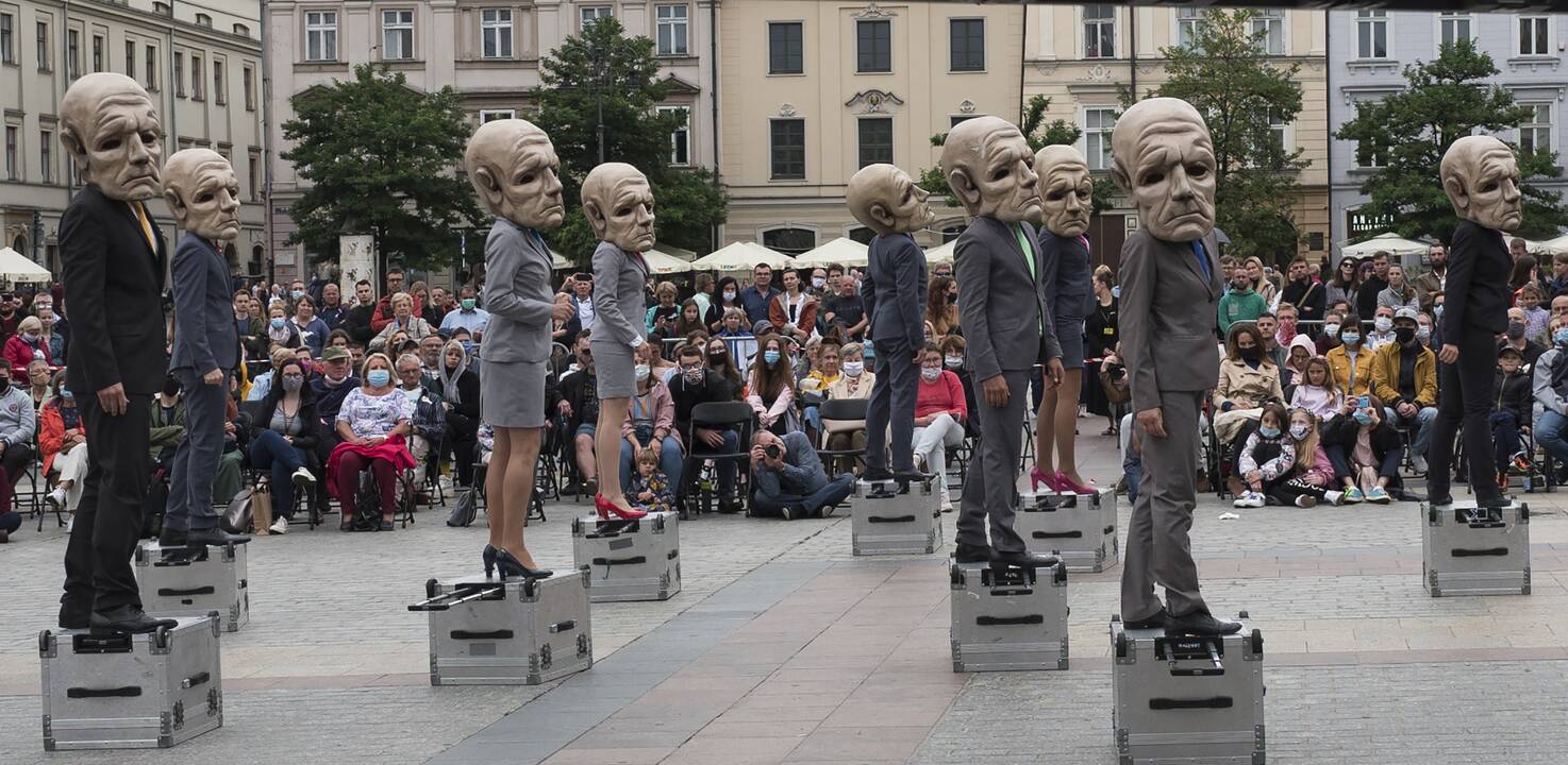 „Package“ (rež. Sh.Takeuchi). „antagon theaterAKTion“ (Vokietija).