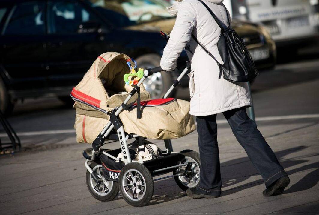 2000 eurų už vaikų priežiūrą: kas galės pasinaudoti lengvata?