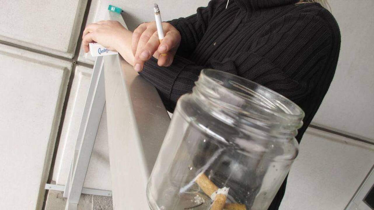 Kontrolė: už rūkymą balkone gali grėsti bauda nuo 30 iki 60 eurų, už pakartotinį nusižengimą – 120 eurų bauda.