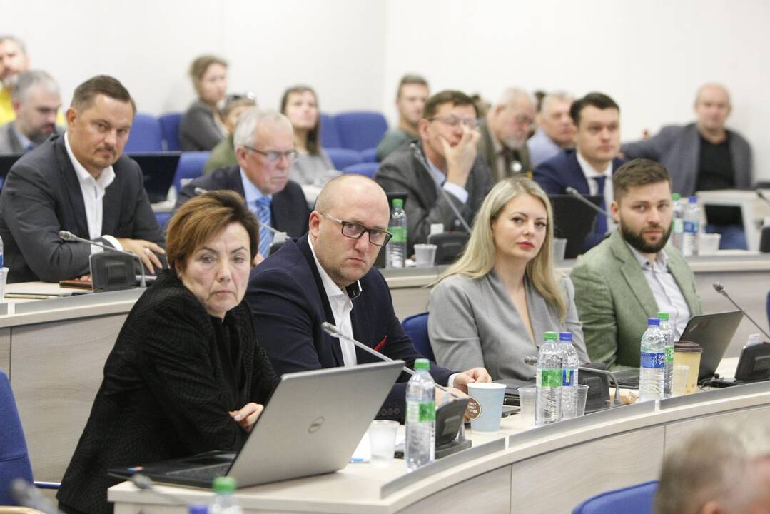 Pribrendo: idėja Klaipėdos tarybos nariams turėti visuomeninių patarėjų buvo svarstoma dar prieš keliolika metų, tačiau kažkodėl taip ir liko tik popieriuje.