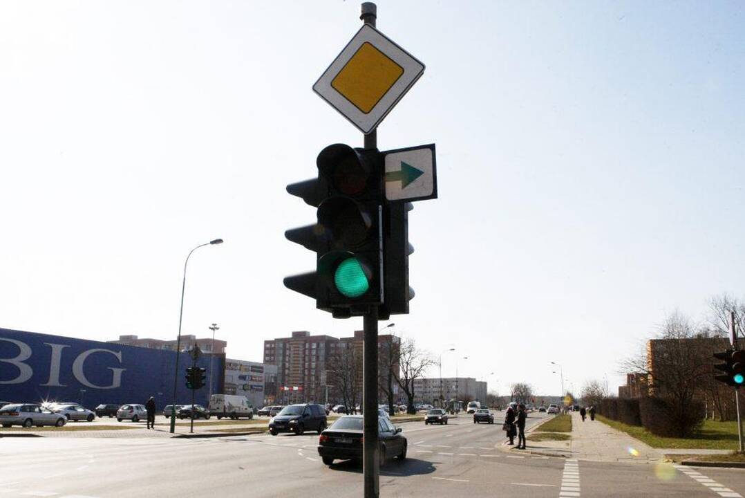 Į Klaipėdos gatves grįžta dar daugiau papildomų lentelių su žaliomis rodyklėmis