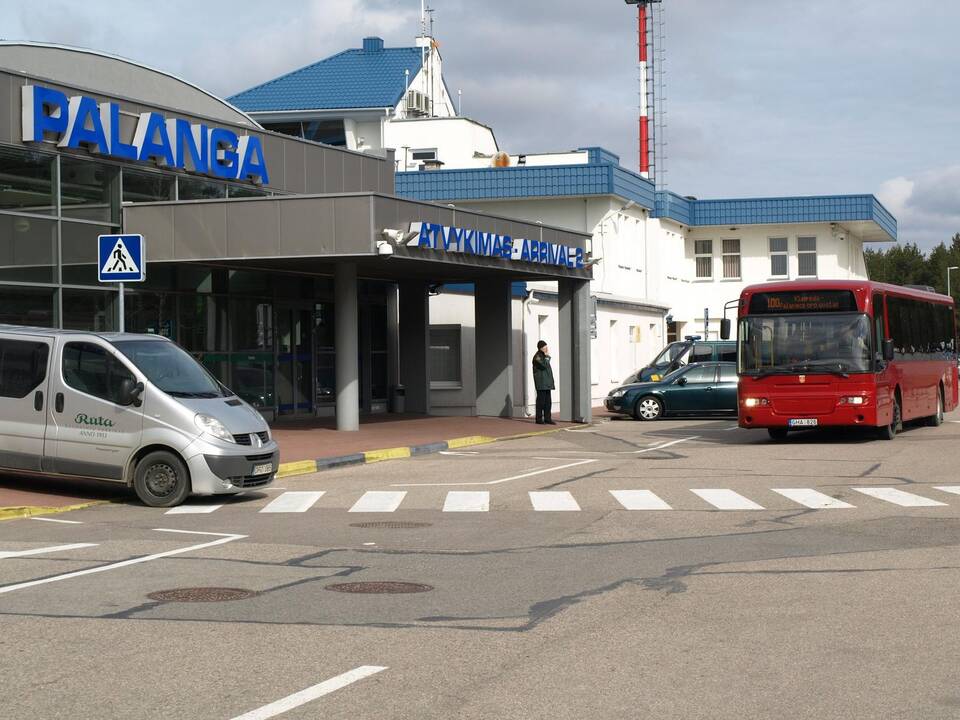 Vieninteliu reisu pirmadienį skraidinami DFDS darbuotojai