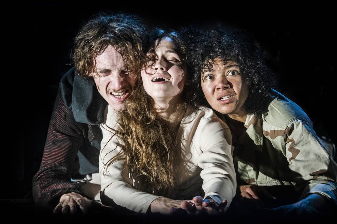 Scena iš OKT / Vilniaus miesto teatro spektaklio „Otelas“ (rež. O.Koršunovas).