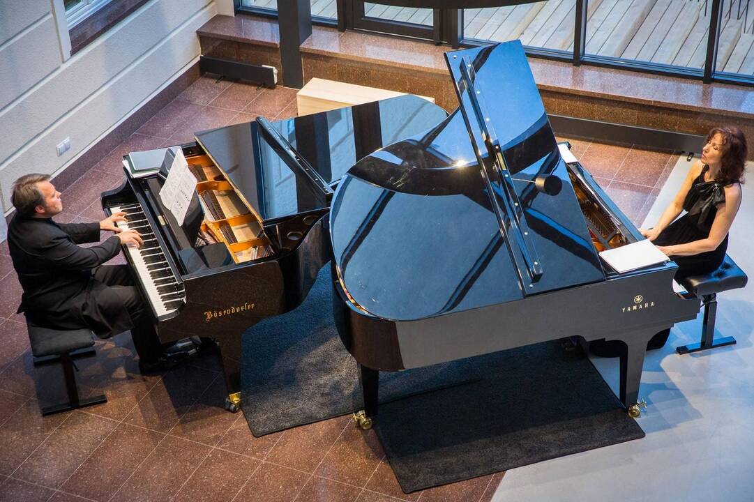 Jau tris dešimtmečius pianistus R.Rikterę ir Z.Ibelhauptą vienija bendras tikslas – muzika.