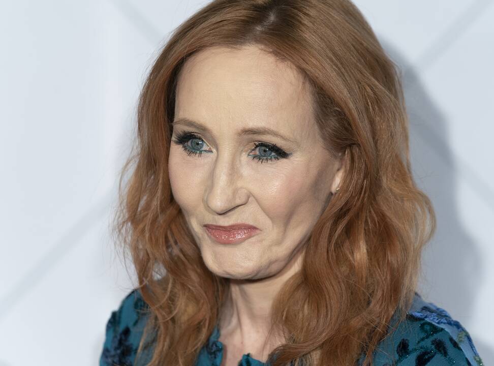 J. K. Rowling paskelbs nemokamą pasaką per karantiną namuose įstrigusiems vaikams