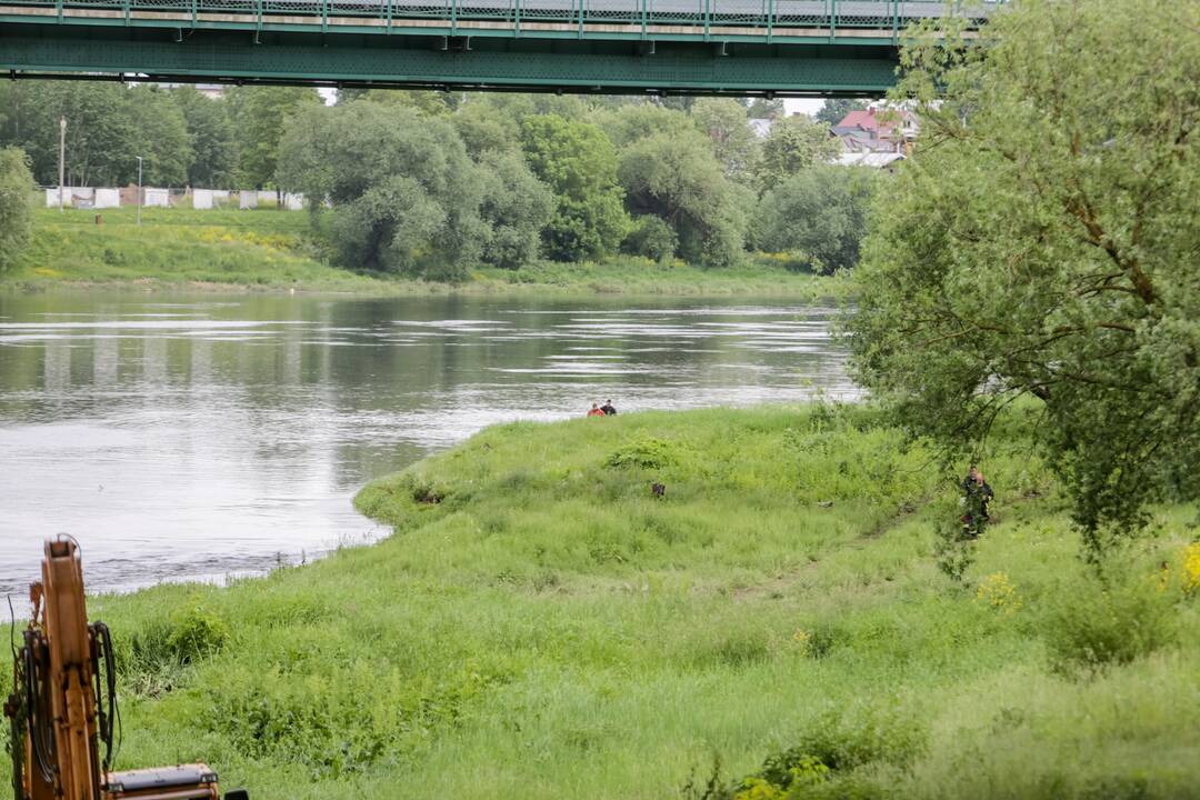 Kaune į Nemuną ir vėl išsiliejo teršalai