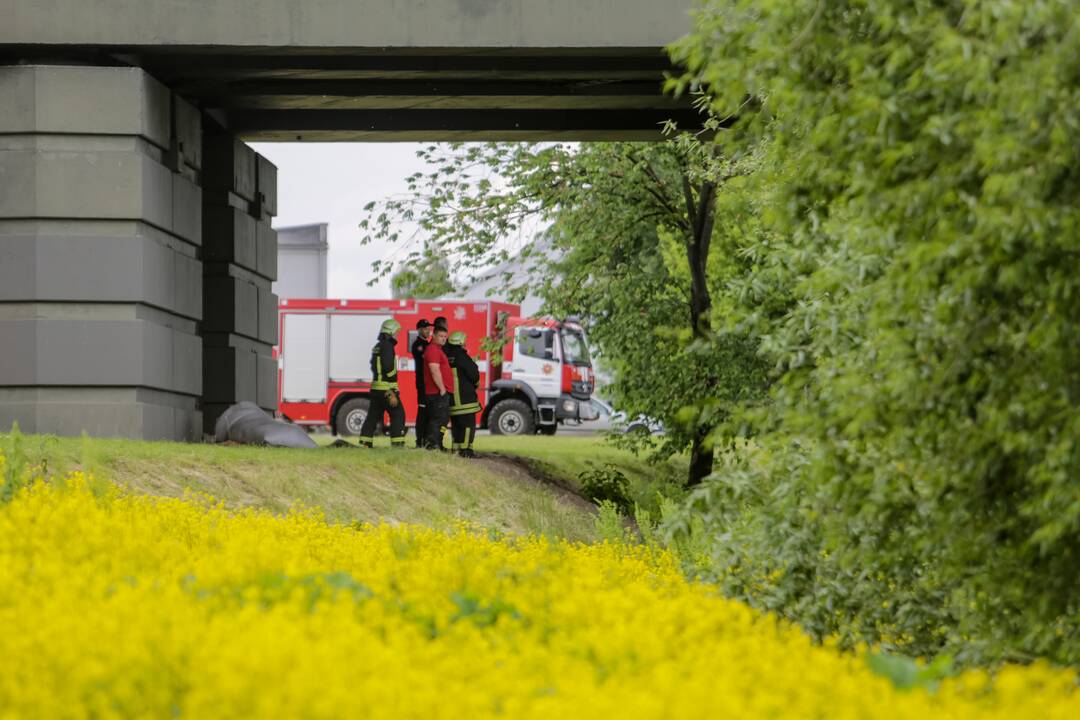 Kaune į Nemuną ir vėl išsiliejo teršalai