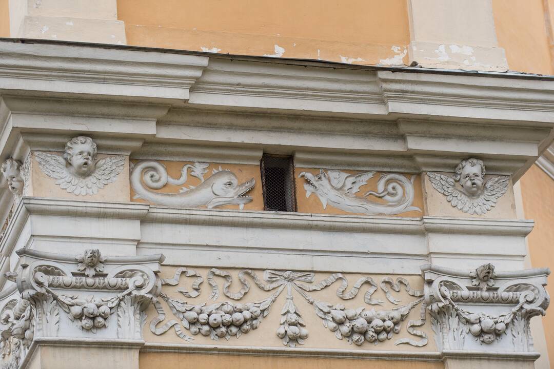 Vienybė: Vilniuje, Antakalnyje, stovinti Išganytojo bažnyčia su trinitorių vienuolynu ir Sapiegų rūmais kadaise sudarė didingą ansamblį.