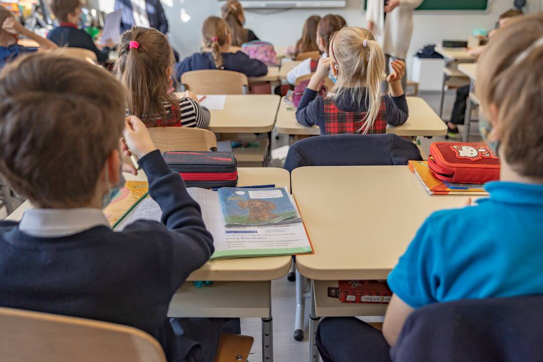 Švietimo ministerija paskelbė, kiek tęsis pradinukų mokslo metai