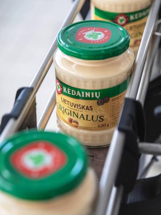 Įsipareigojimas: Kėdainių konservų fabrikui, kuriam vadovauja generalinis direktorius A.Viazovskis, šiuo laikotarpiu tenka didelė atsakomybė ir toliau gaminti patiekalus, maisto produktus, plėsti jų asortimentą, juos gaminti kokybiškus, ir daryti tai saug