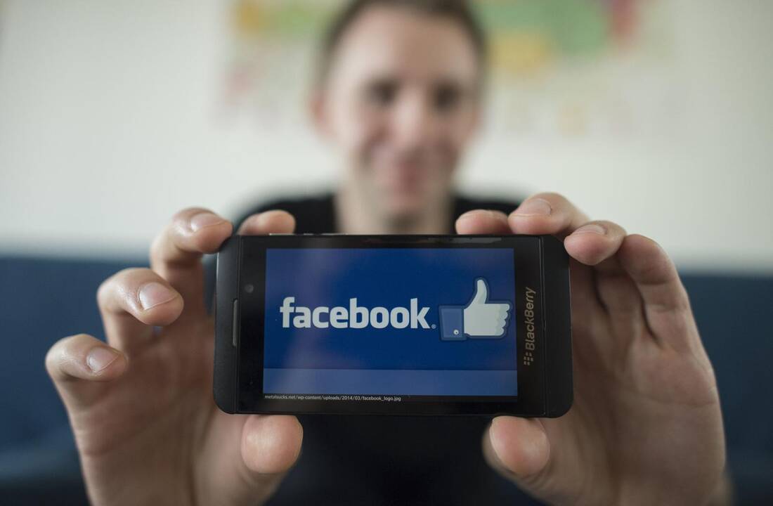 „Facebook“ planuoja tiesiogiai skelbti naujienų agentūrų pranešimus