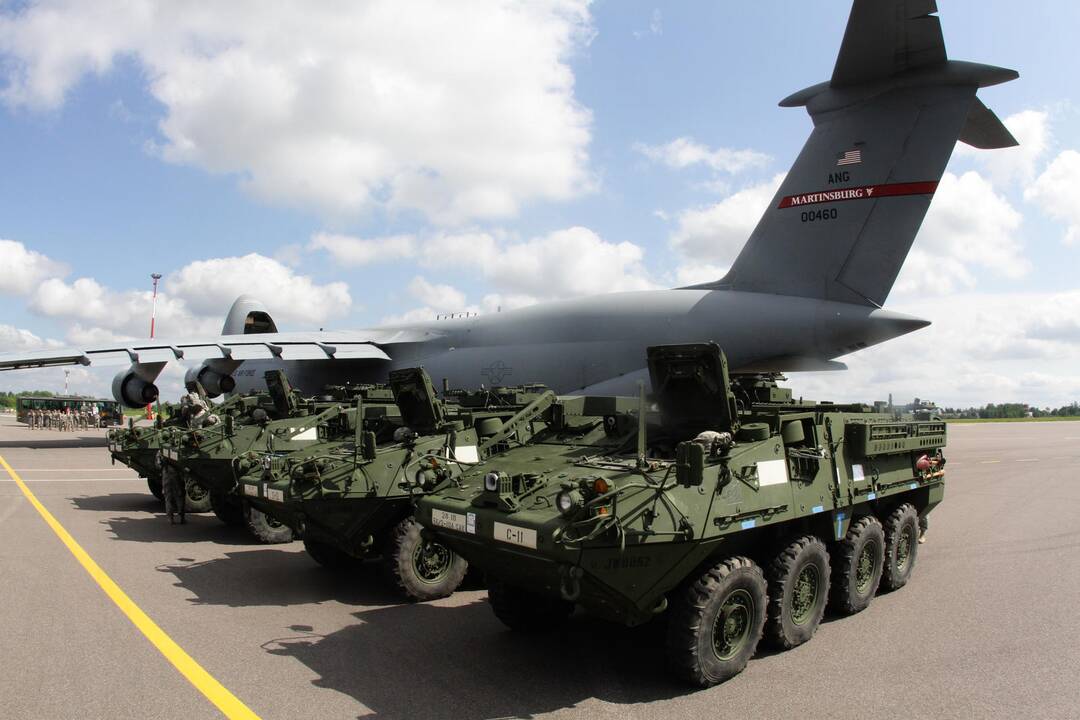 NATO patvirtino dislokuosianti papildomus pajėgumus Rytų Europoje