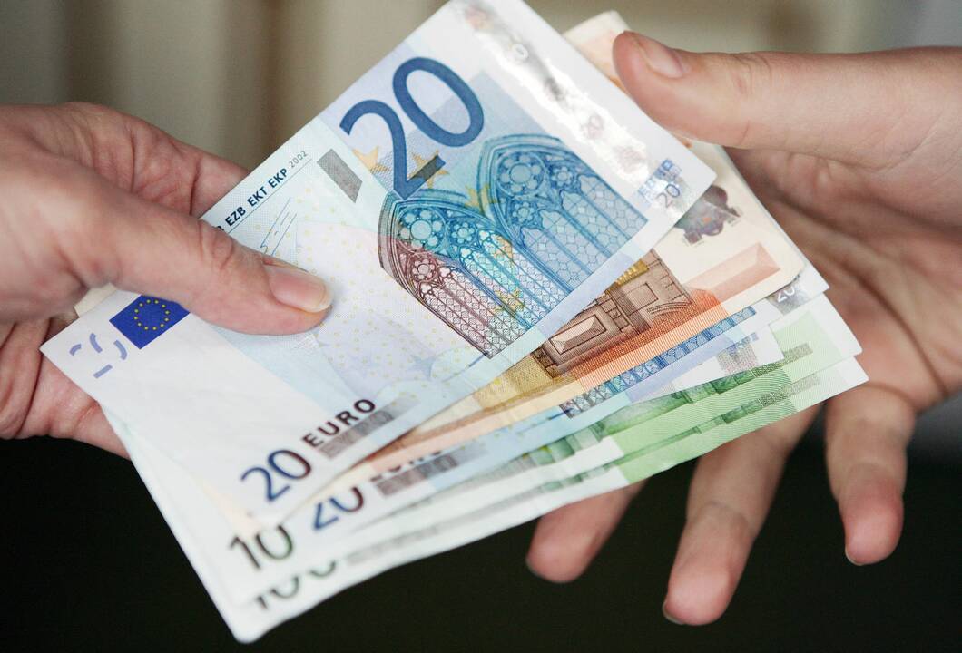 Baltarusiškas cigaretes vežęs vyras davė 500 eurų kyšį