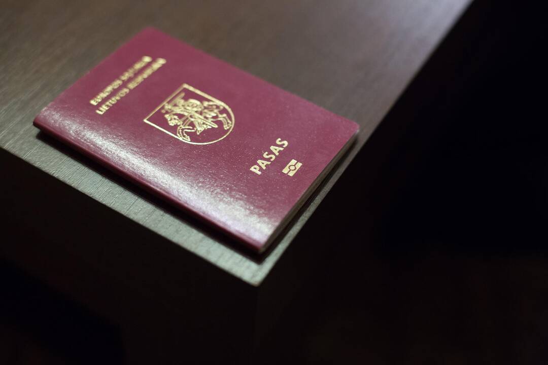 Iš Lietuvos kaunietis spruko apsirūpinęs padirbtu pasu