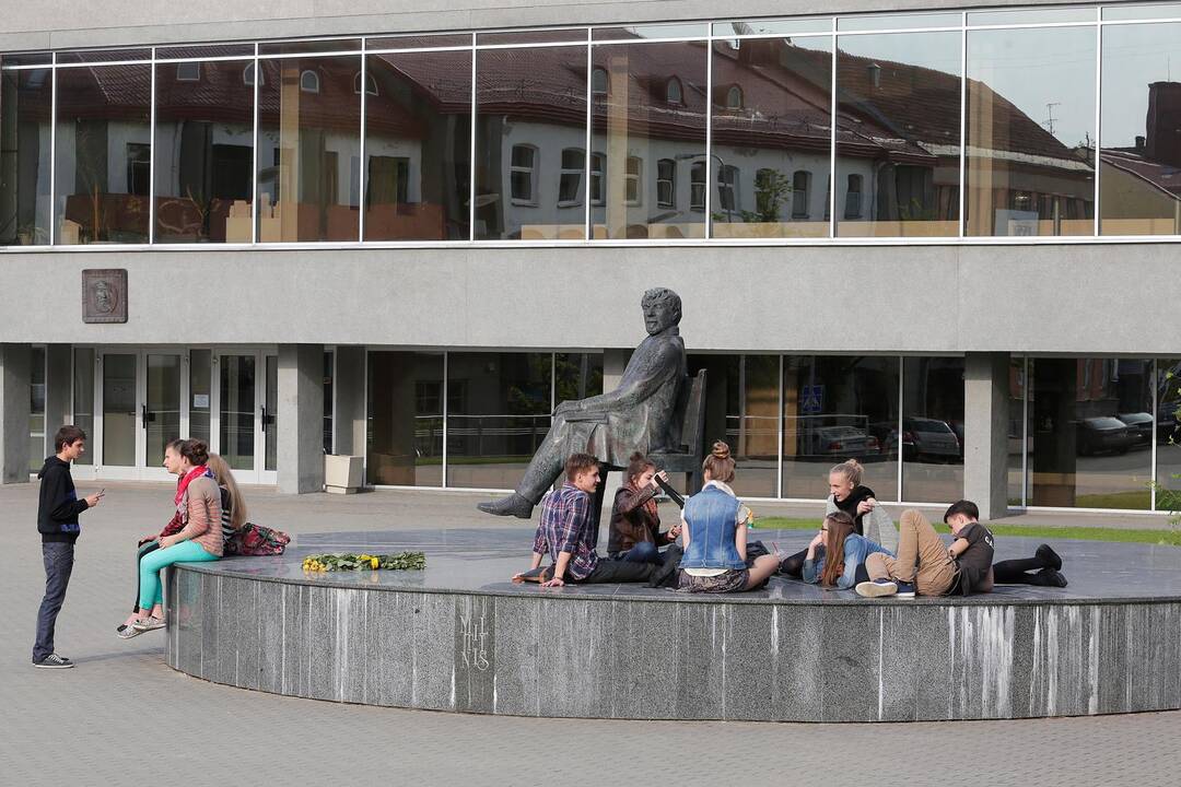 J. Miltinio teatras turėtų tapti apskričių teatru