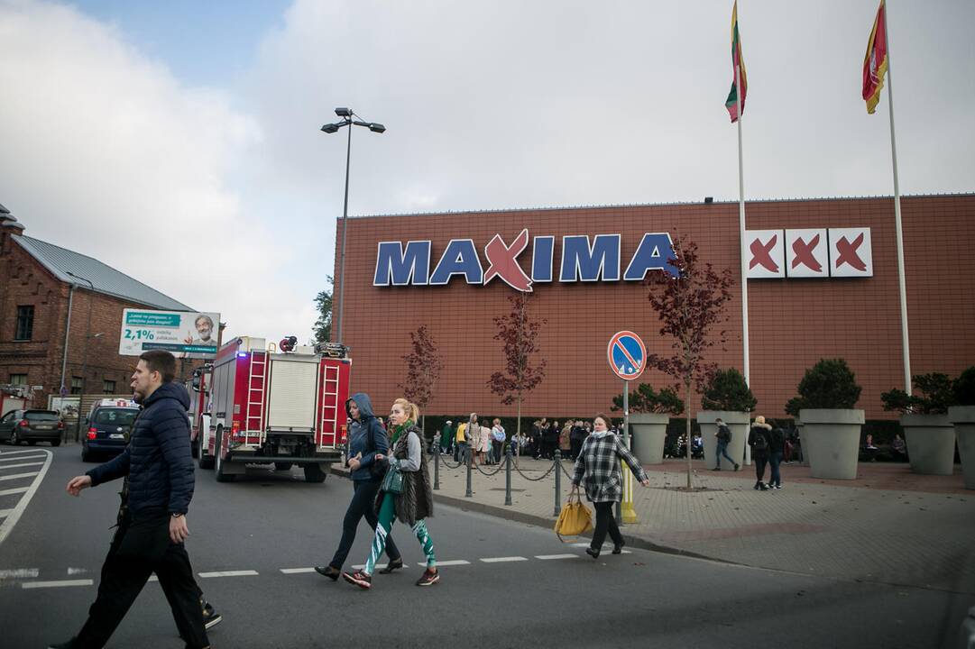 Dėl dūmų iš Kauno „Akropolio“ evakuoti žmonės