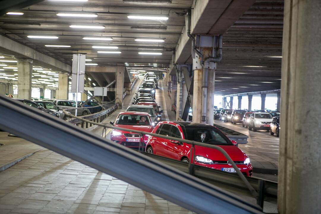 Dėl dūmų iš Kauno „Akropolio“ evakuoti žmonės