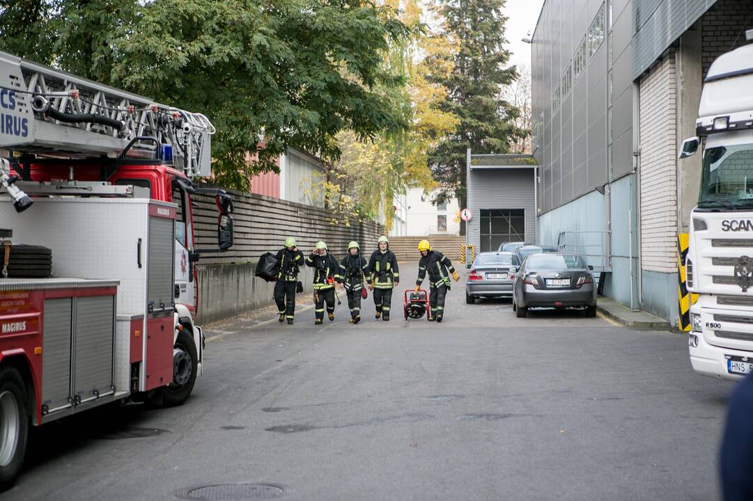 Dėl dūmų iš Kauno „Akropolio“ evakuoti žmonės