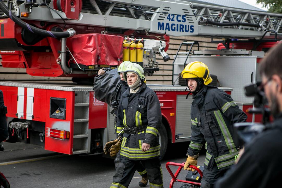 Dėl dūmų iš Kauno „Akropolio“ evakuoti žmonės