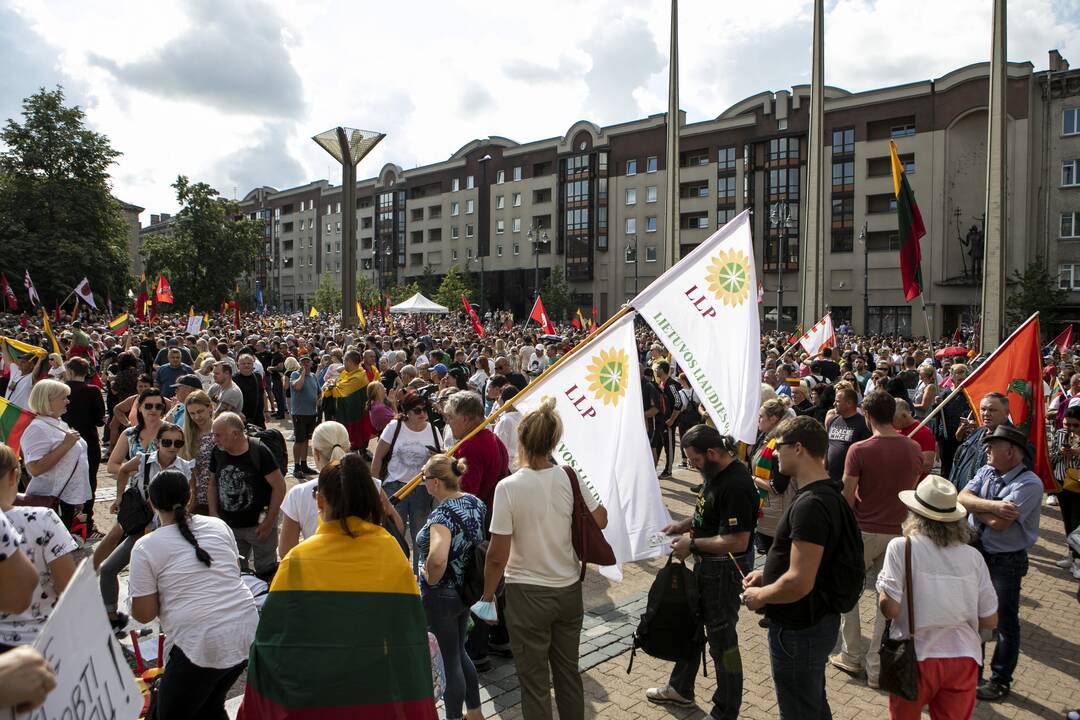 Protestas prie Seimo prieš COVID-19 ribojimus