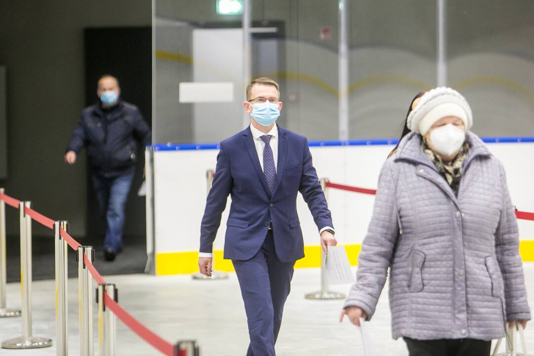 Kaune A. Dulkys pasiskiepijo trečiąja vakcinos nuo COVID-19 doze