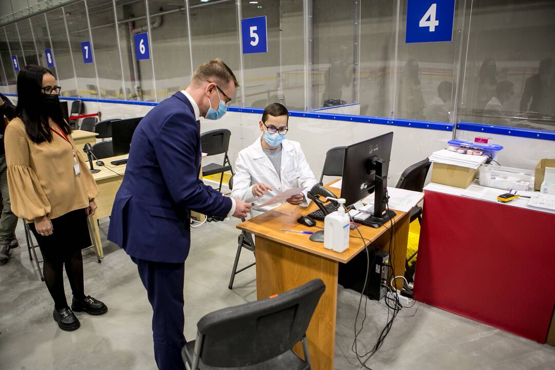 Kaune A. Dulkys pasiskiepijo trečiąja vakcinos nuo COVID-19 doze
