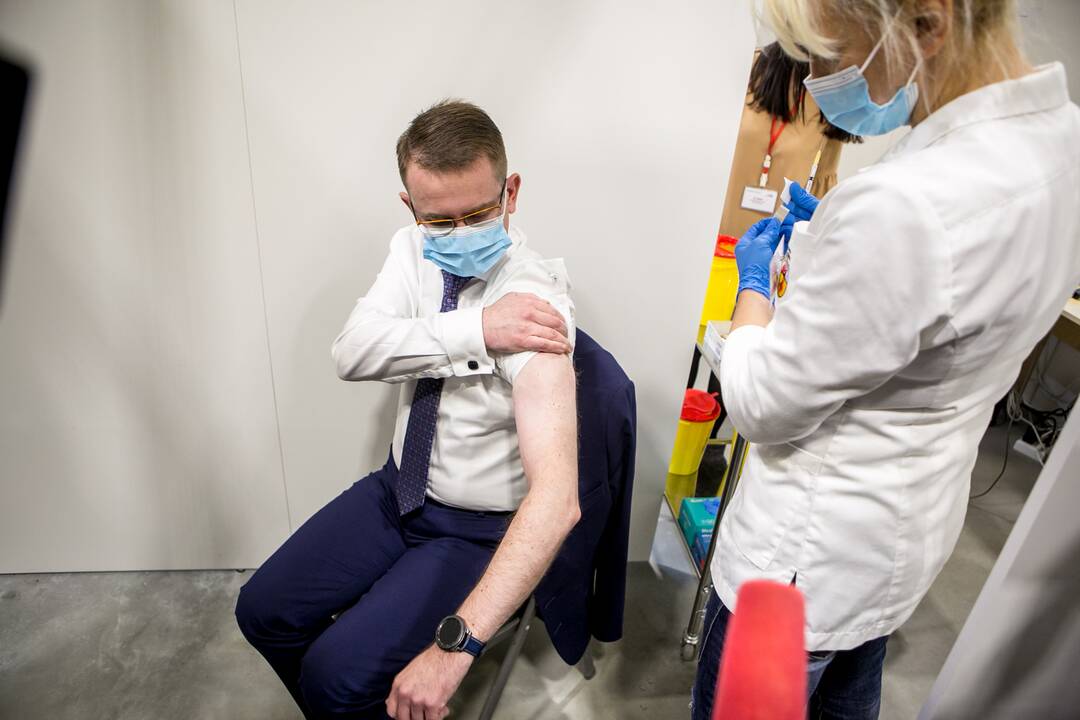 Kaune A. Dulkys pasiskiepijo trečiąja vakcinos nuo COVID-19 doze