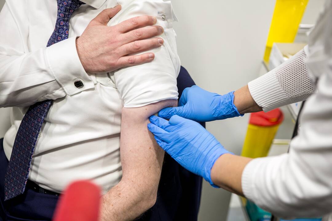 Kaune A. Dulkys pasiskiepijo trečiąja vakcinos nuo COVID-19 doze