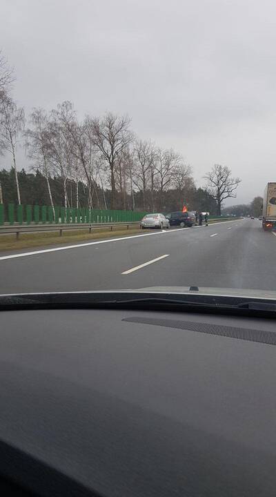 Į avariją magistralėje pateko taksi automobilis, nukentėjo keleivis