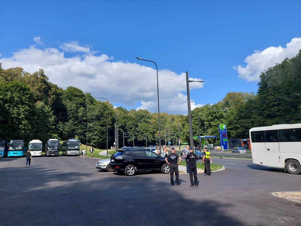 Prie Dariaus ir Girėno stadiono rikiuojasi pirmieji E. Sheerano gerbėjai