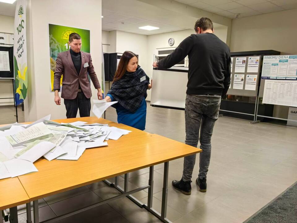 Rinkimai baigėsi – skaičiuojami rezultatai