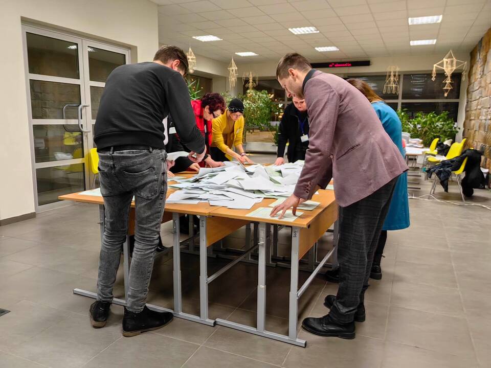 Rinkimai baigėsi – skaičiuojami rezultatai