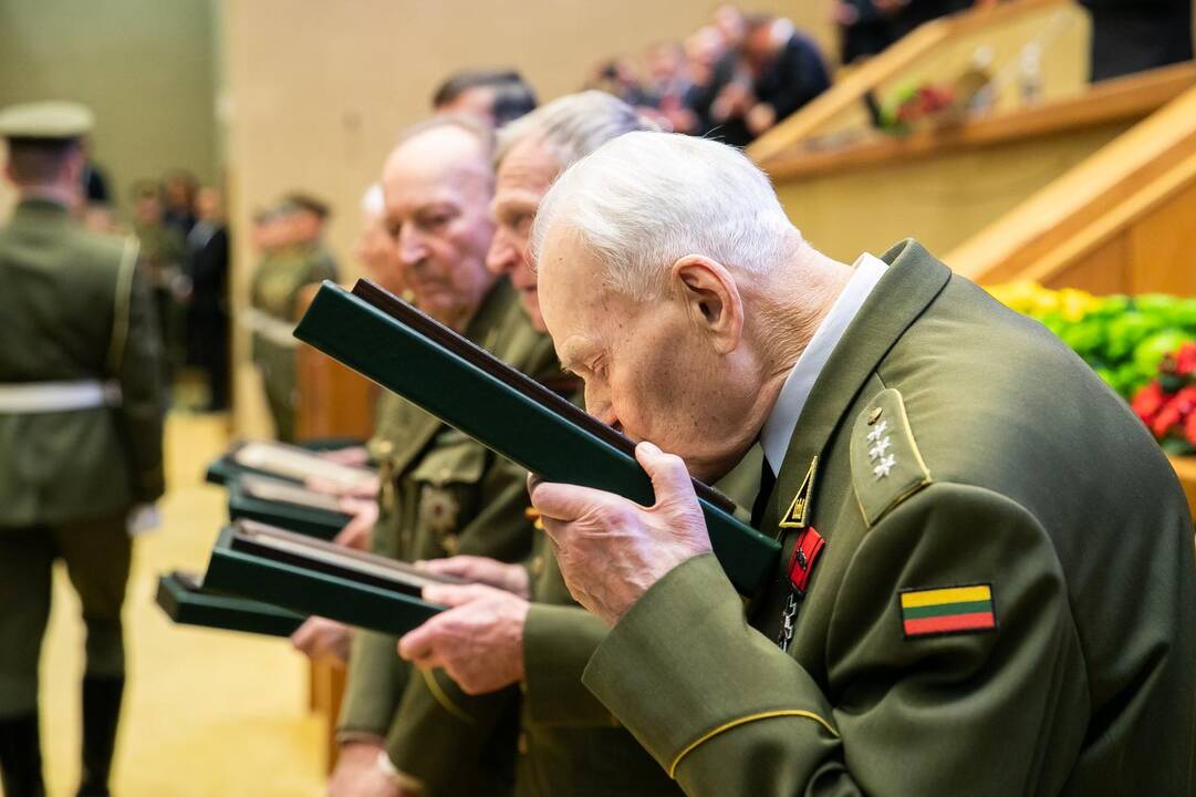Laisvės premijos įteikimo partizanams ceremonija