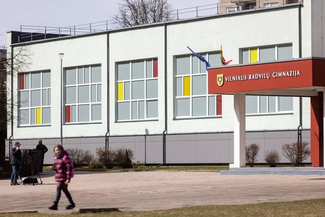 Komentaras apie įtariamą moksleivio šaudymą Vilniaus Radvilų gimnazijoje