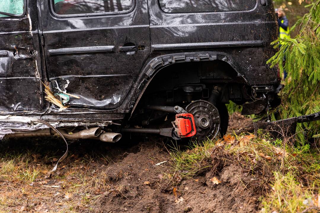 „Mercedes-Benz“ avarija Nemenčinės plente